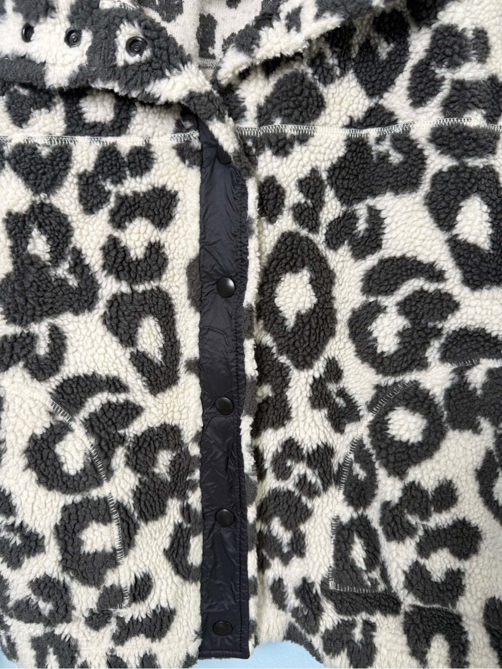 Old Navy Black & Cream Leopard Sherpa Jacket - Picture 2 of 5